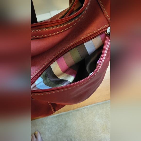 Tiganello Genuine Red Leather Shoulder Bag - Picture 8 of 14